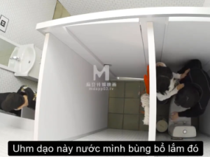 Trải nghiệm puplic em cave hàng ngon trong nhà vệ sinh công cộng quá tuyệt vời