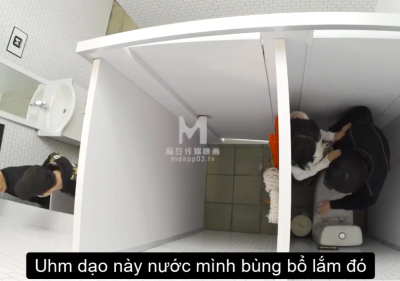 Trải nghiệm puplic em cave hàng ngon trong nhà vệ sinh công cộng quá tuyệt vời